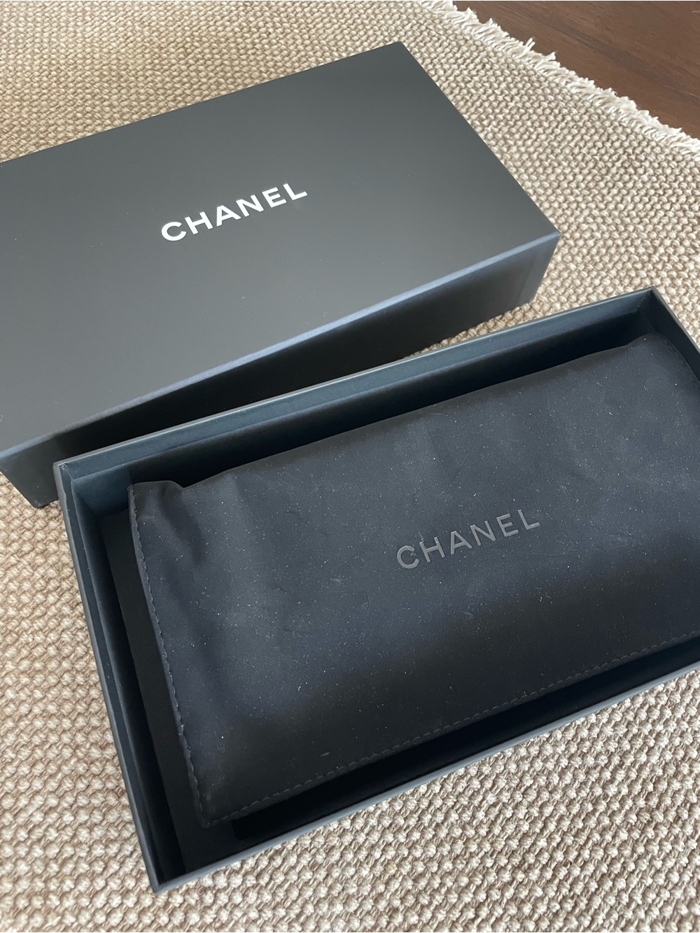 CHANEL Black Quilted Caviar Leather Wallet with Gold CC NEVER USED - Picture 11 of 12